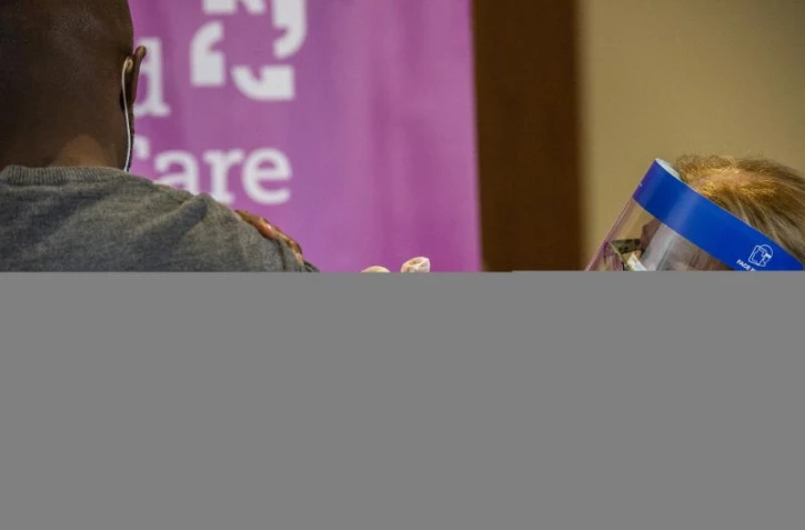   Non, les données anglaises ne prouvent pas que la vaccination anti-Covid entraîne une destruction du système immunitaire