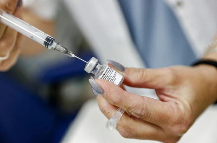   86% des adolescents ont ressenti des douleurs temporaires au bras durant les essais cliniques du vaccin Pfizer
