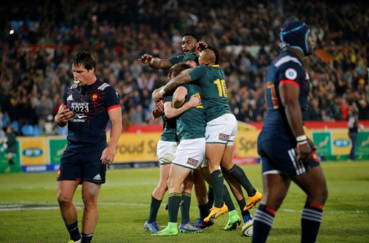 Les Sud-Africains fêtent un essai inscrit par Ross Cronje contre le XV de France au Loftus Versfeld Stadium de Pretoria, le 10 juin 2017