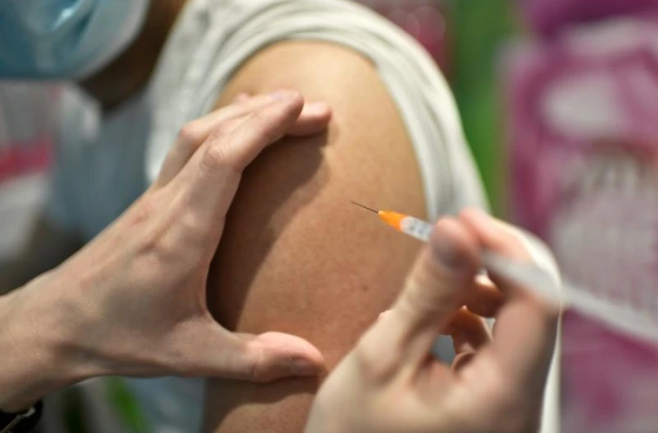   Attention à ces articles qui affirment que "les personnes vaccinées sont dangereuses et doivent être isolées des non-vaccinées"