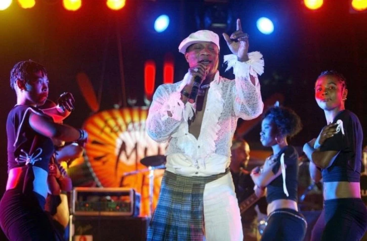   Non, la star de rumba congolaise Koffi Olomidé n&rsquo;a pas été tuée