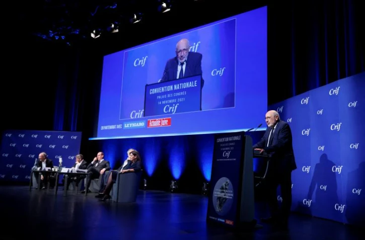   Le nom d'Eric Zemmour a-t-il été "acclamé" lors d'une réunion organisée par le Crif ?