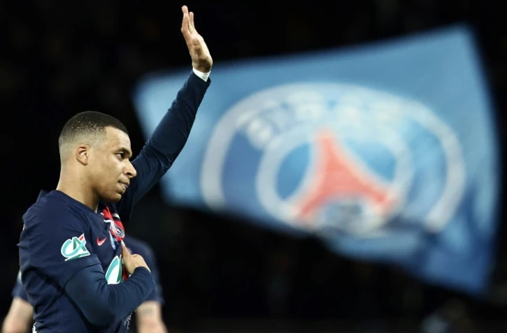 Kylian Mbappé fête son but qui permet au PSG de se qualifier pour la finale de la Coupe de France lors du match contre Rennes le 3 avril 2024 au Parc des Princes à Paris
