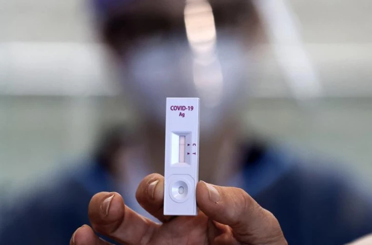   La double infection grippe et Covid surnommée "flurona" n'est ni inédite ni une "fusion" de deux virus