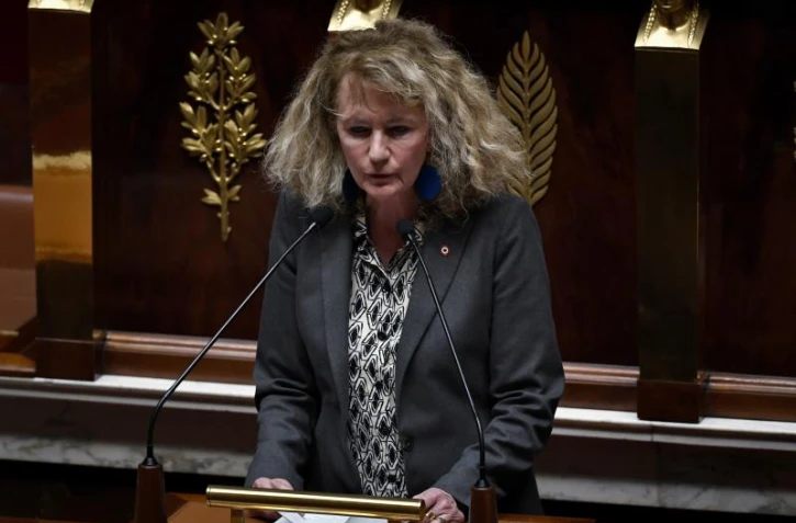   Attention à l'utilisation trompeuse faite par Martine Wonner de la base de pharmacovigilance américaine