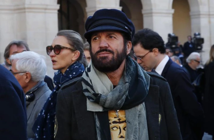   Attention aux affirmations de Francis Lalanne sur la vaccination anti-Covid
