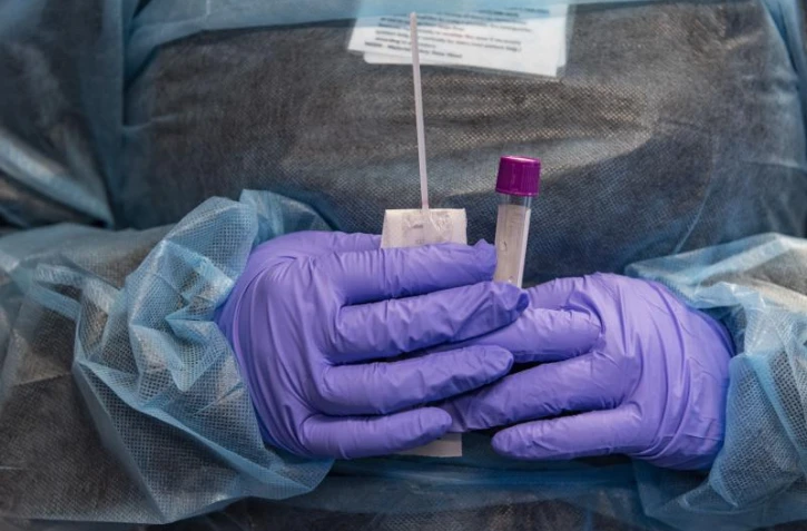   Non, les autorités sanitaires américaines n'ont pas abandonné la méthode des tests PCR