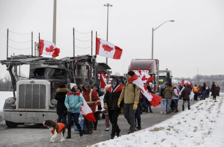   Non, un convoi canadien contre la vaccination obligatoire n'a pas établi un record du monde au Guinness