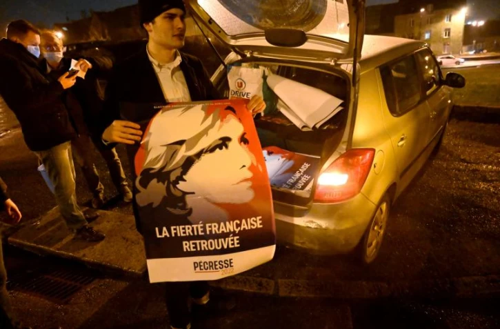   "Qu'est-ce que l'ambassadeur du Mali fait encore en France", demandent Pécresse et Marine Le Pen ? Il est parti en 2020