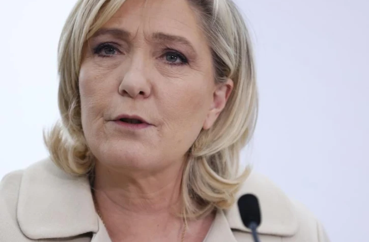   Peut-on réviser la Constitution pour rejeter "une partie du droit européen" comme le veut Marine Le Pen ?