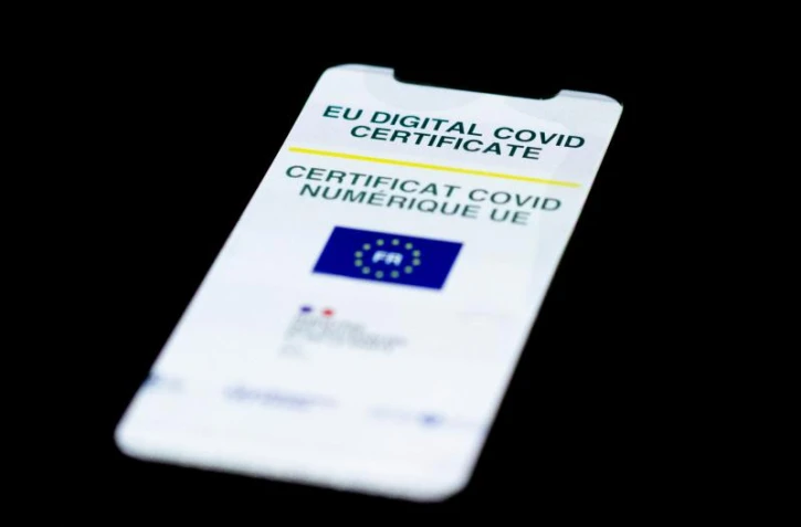   La prolongation du certificat Covid européen ne prévoit pas de "supprimer les libertés" et imposer une "vaccination forcée"