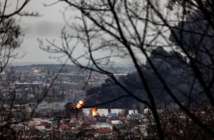   Attention les images de cet incendie proviennent bien d'Ukraine et non du Canada