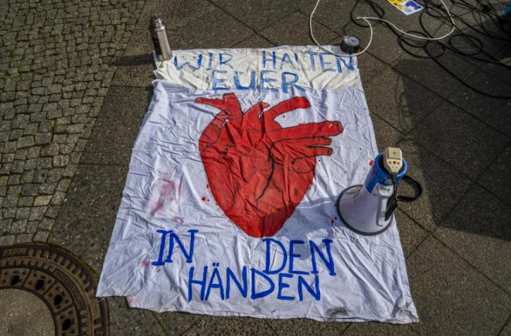   Se lever brutalement peut provoquer une insuffisance cardiaque fatale? Non, répondent des experts