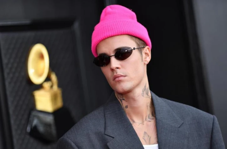   Justin Bieber admet que le vaccin anti-Covid a "ruiné sa vie" ? Attention, cette citation provient d'un site satirique