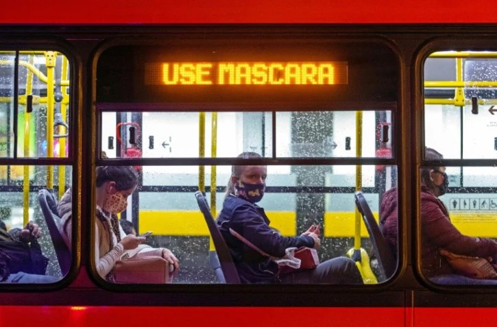 Ce bus de Curitiba (Brésil) appelle au port du masque, le 22 mai 2020