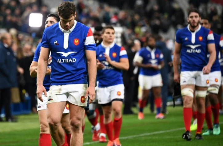 Les Français tête basse après la défaite au Stade de France 29-26 face à l'Afrique du Sud en tournée d'automne le 10 novembre 2018