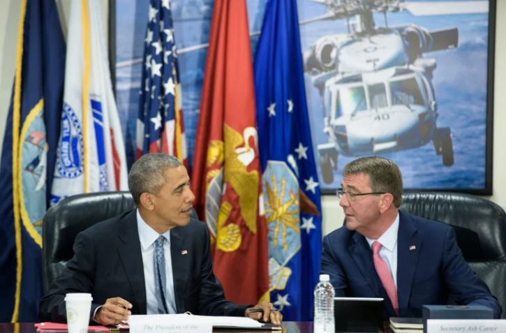 Le président américain Barack Obama et le secrétaire d'Etat à la Défense Ashton Carter, au Pentagone à Washington le 4 août 2016
