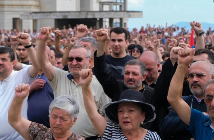 Manifestation à Stepanakert pour la réouverture du corridor de Latchine reliant le Nagorny Karabakh à l'Arménie, le 14 juillet 2023