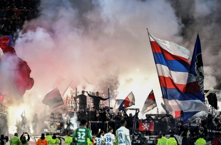 Des supporters en tribunes lors du match du Championnat de France entre l'Olympique Lyonnais et Saint-Etienne le 1er mars 2020 Ă Lyon