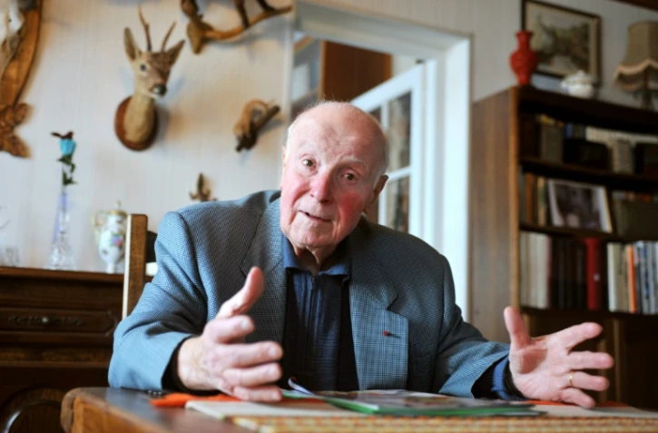 L'ancien secrétaire général de la CGT, Georges Séguy à son domicile à Vieilles-Maisons-sur-Joudry le 7 avril 2008