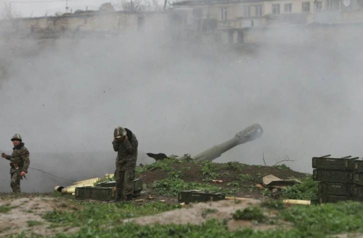 Tirs de soldats arméniens vers les forces azerbaïdjanaises, le 3 avril 2016 dans le Nagorny Karabakh