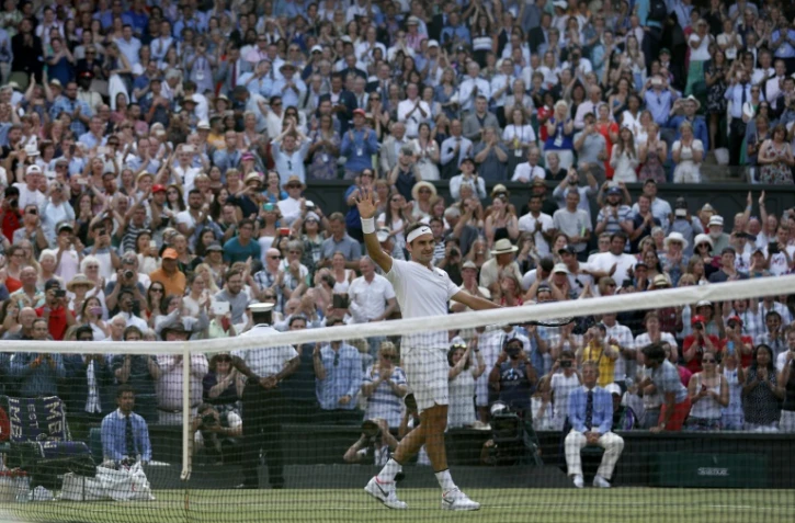 Le Suisse Roger Federer après sa victoire face au Bulgare Grigor Dimitrov à Wimbledon, le 10 juillet 2017
