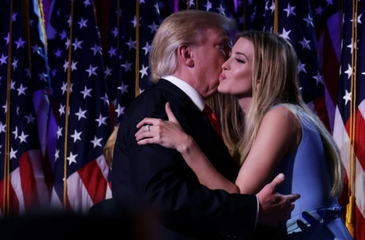 Le président-élu américain Donald Trump (g) et sa fille Ivanka, le 9 novembre 2016 à New York