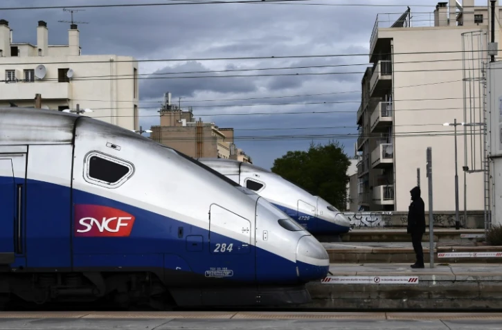La SNCF prévoit vendredi "un peu plus d'un TGV sur 2" en moyenne et autant de RER, ainsi que deux TER ou Intercités sur cinq