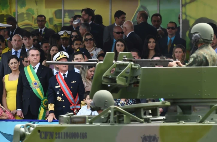 Le président Bolsonaro assiste au défilé militaire de la fête nationale brésilienne, le 7 septembre 2019, à Brasilia