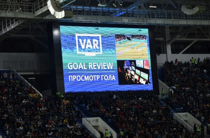 Recours à l'assistance de la vidéo à l'arbitrage sur le 2e but espagnol contre le Maroc à Kaliningrad, le 25 juin 2018