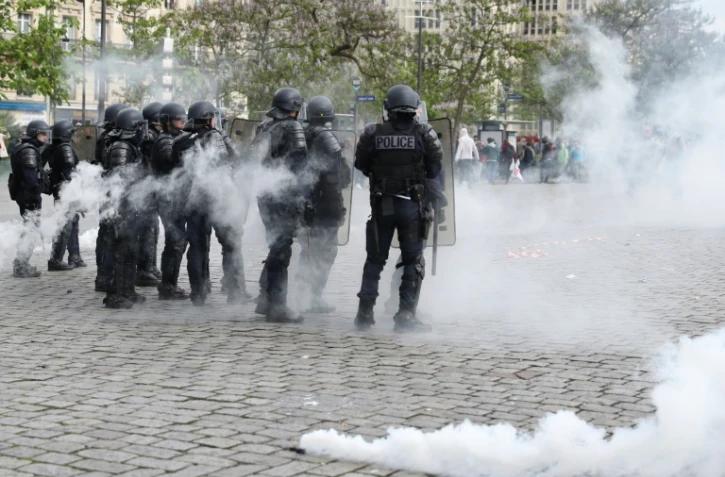 Les forces de l'ordre lors d'une manifestation contre la loi Travail Ă Paris le 19 mai 2016
