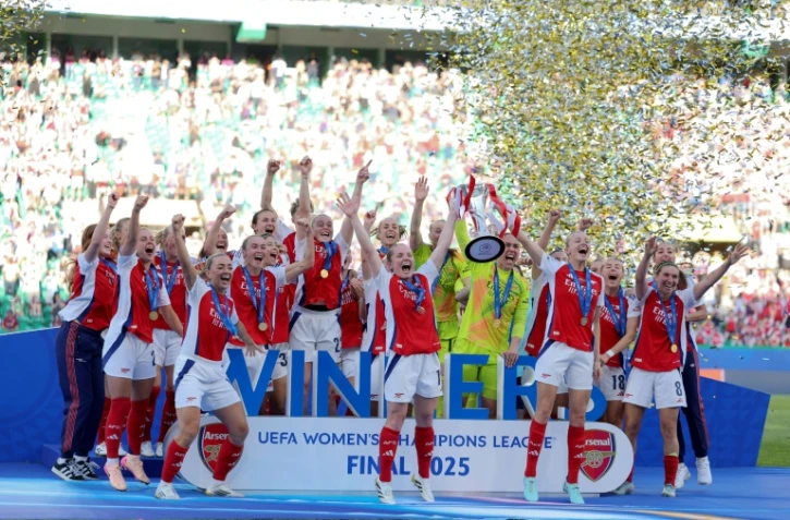 Les joueuses d'Arsenal sacrées championnes d'Europe en battant Barcelone, le 24 mai 2025 à Lisbonne