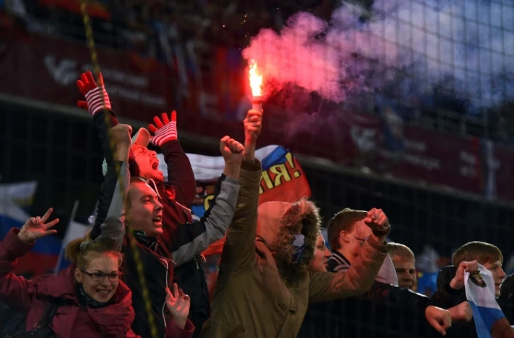 Les supporters russes lors du match contre le Monténégro en qualifications à l'Euro-2016, le 12 octobre 2015 à Moscou