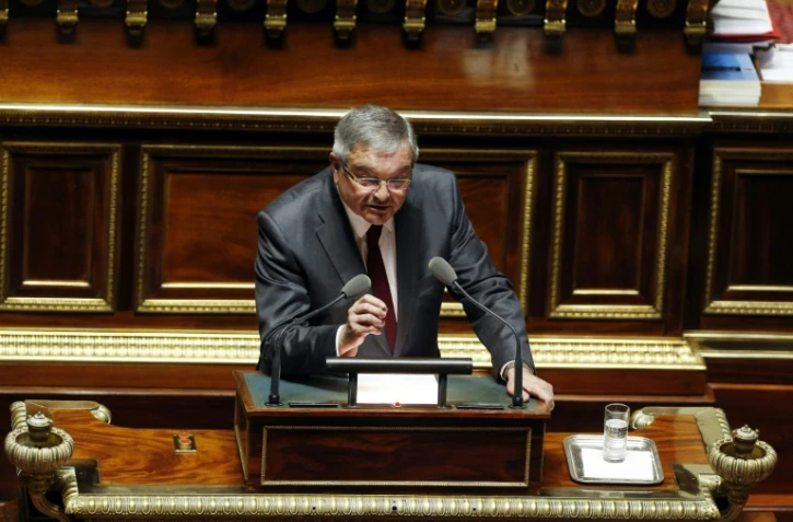 Une dizaine de sénateurs, dont l'ancien Garde des Sceaux de François Fillon, Michel Mercier ici au Sénat le 16 mars 2016, ont rallié Emmanuel Macron