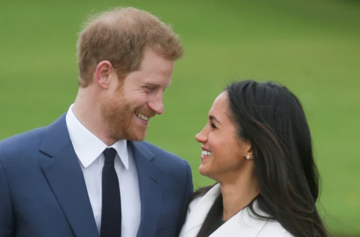 Le prince Harry et l'actrice américaine Meghan Markle à Kensington Palace, à Londres, le 27 novembre 2017