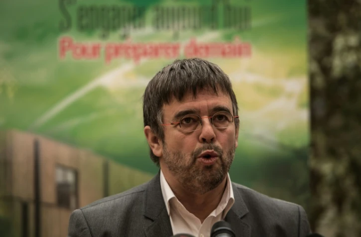 Le maire écologiste de Grande-Synthe, Damien Carême, lors d'une conférence de presse à Grande-Synthe, le 2 janvier 2016