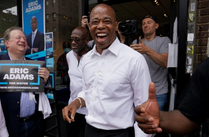 Le candidat démocrate Eric Adams donné gagnant pour la mairie de New York, durant un événement de campagne à Brooklyn le 21 juin 2021