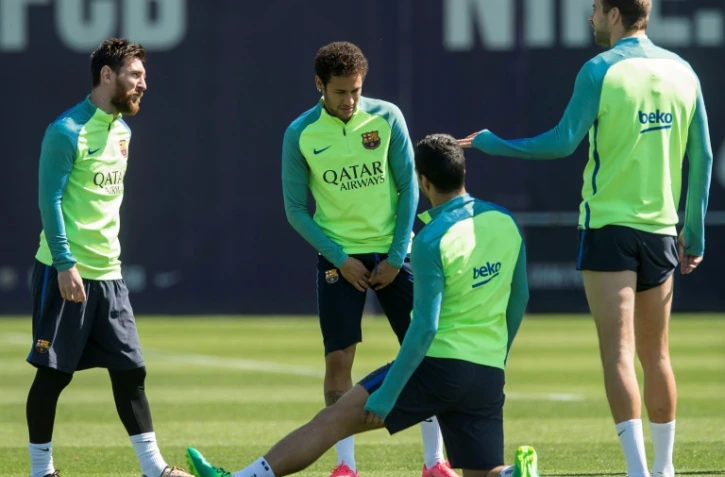 L'attaquant du Barça Neymar (c) lors d'une séance d'entraînement à Sant Joan Despí, le 22 avril 2017