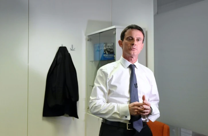 Manuel Valls dans son QG de campagne à Paris le 14 décembre 2016