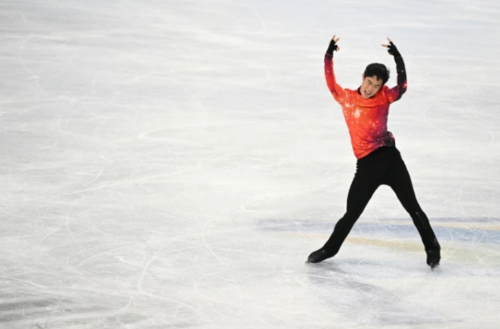 L'Américain Nathan Chen, médaille d'or en patinage artistique des Jeux Olympiques de Pékin, pendant son passage sur la patinoire du Capital Indoor Stadium, le 10 février 2022.
