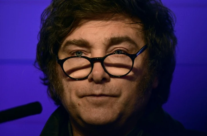 Le président argentin Javier Milei s'exprime après les élections législatives de mi-mandat à La Plata, dans la province de Buenos Aires, le 7 septembre 2025