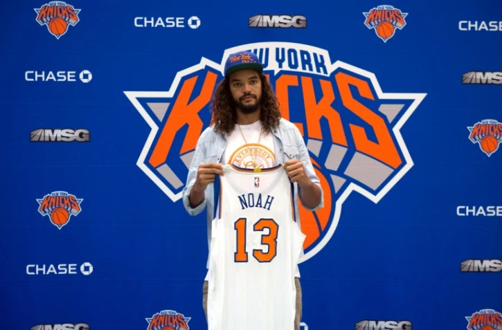 Le nouveau pivot des New York Knickerbockers Joakim Noah officiellement présenté au Madison Square Garden, le 8 juillet 2016