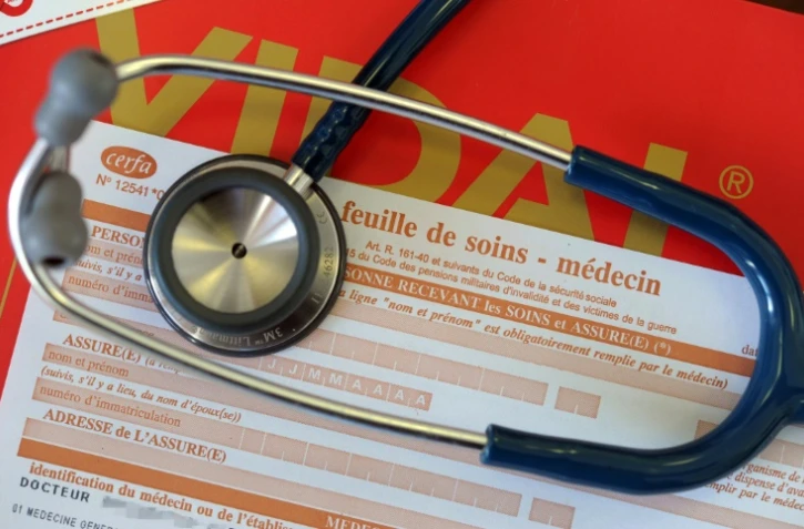 Le modèle du "médecin de famille", installé seul à la campagne pour des centaines de patients, n'a plus le vent en poupe
