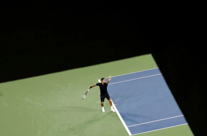 Le Suisse Roger Federer face à son compatriote Stan Wawrinka lors des quarts de finale du tournoi de Cincinnti, dans l'Ohio, le 17 août 2018