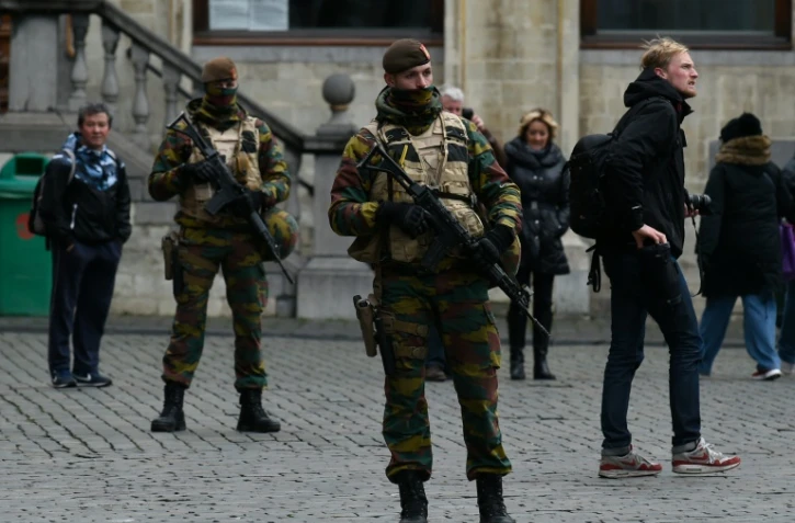 Des militaires sur la Grand-Place de Bruxelles le 22 novembre 2015