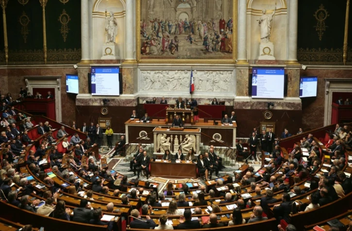 Le Premier ministre Sébastien Lecornu s'adresse aux députés à l'Assemblée nationale, le 14 octobre 2025 à Paris