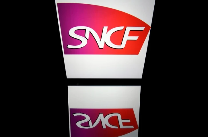 Deux TGV sur trois circuleront dimanche dans le cadre du 16e épisode de grève à la SNCF, a annoncé la direction dans un communiqué samedi, prévoyant aussi un TER sur deux.