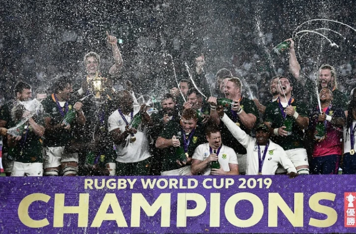 Les Sud-Africains fêtent leur victoire en Coupe du monde de rugby à Yokohama, le 2 novembre 2019
