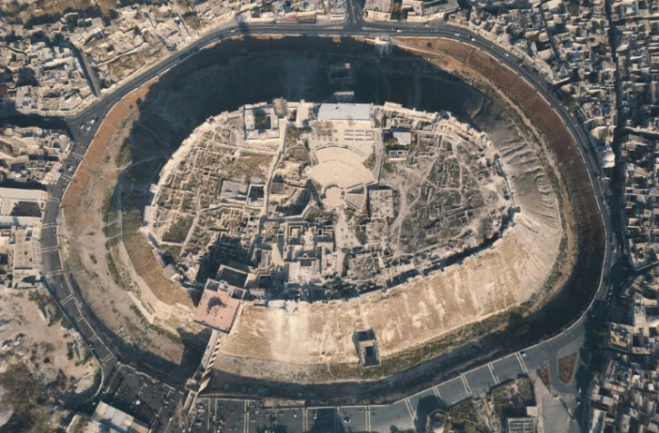 Vue aérienne de la citadelle d'Alep, dans le nord de la Syrie, le 17 décembre 2024