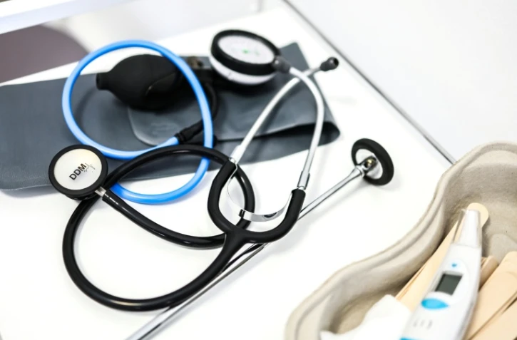 Pour la première fois, un cas d'Ebola a été diagnostiqué en France, chez un médecin revenant de République démocratique du Congo, actuellement frappée par une importante épidémie, mais le patient était déjà isolé depuis son retour et les autorités sanitaires se veulent rassurantes